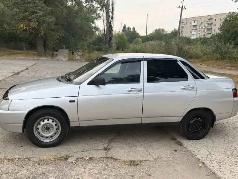 🚀Продам 🔵ваз 2110
➡️Год выпуска: 2002
➡️Объём двигателя: 1.5 л,
➡️Пробег: 200.000 км

✅Автомобиль в хорошем состоянии! По кузову есть возрастные нюансы, коробка переключает отлично. Мотор работает ровно, не троит и не дымит, отличный автомобиль за данную стоимость.

Комплектация:👇
- 2 Эсп
- Магнитола
- Диодные птф
- Подогрев сидений
- Подогрев заднего стекла
📸Предоставляю видео обзор автомобиля по требованию!

🏛Юридически автомобиль чист, никаких штрафов и запретов!

🏢Осмотр: амвросиевка
Для продажи авто могу приехать к вам.

💰Цена:200.000 рублей
Быстрым торг‼️

☎️Телефоны для связи:
+79493391770
+79490789890 - фотография - 5