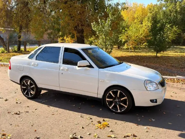 Продам автомобиль lada priora 2012 года выпуска 🚗. Состояние хорошее: пороги и днище без следов коррозии, стаканы целые.
Лед лампы,
Регулировка зеркал
Хорошая музыка
Диски на хорошей резине.
Цена: 350 000 рублей, г. Донецк. Контактный телефон: +79494721215 📞. - фотография - 5