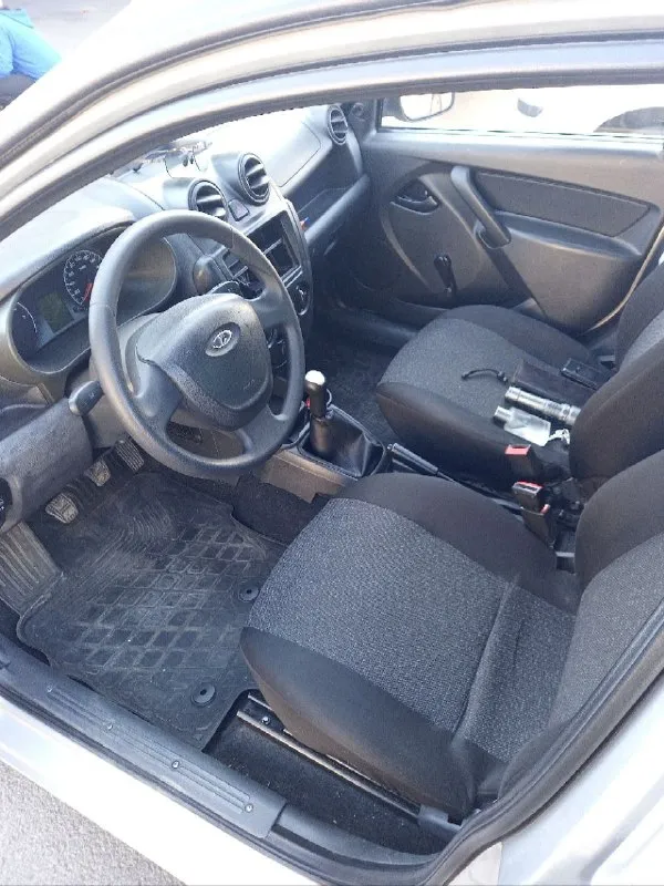 Ваз lada granta 2013
Если вам нужен исправный ухоженный целый автомобиль то это ваш вариант
Мотор и коробка передач в отличном состоянии
Ходовая часть обслужена
Резина зимняя печка греет
Электрика исправна омыватель и ручник работают
Как по мне поинтереснее ланосов и десяток
Цена 330т
+79524111926
Мариуполь - фотография - 5