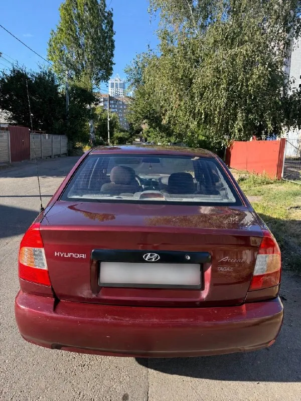 Продам hyundai accent, 2008 год, 1.5, механика, пробег 255 тыс

Акцент по цене ланоса, езжу каждый день. Двигатель работает хорошо, коробка переключается без проблем. По ходовой тоже без каких-то моментов, едет уверенно.

По кузову есть возрастные недостатки: сколы, царапины, местами ржавчина по порогам. Машина не новая, на фото всё видно.

Салон в хорошем состояние, кондиционер работает, заправлен, электростеклоподъёмники, гидроусилитель руля, музыка. Стоит на литых дисках, резина свежая

Простой и недорогой автомобиль в обслуживании, хороший вариант на каждый день, небольшой торг.

Цена : 330.000 рублей
Номер +7949 505 505 3
📞 🇷🇺 Звоните: +79495055053 - фотография - 4