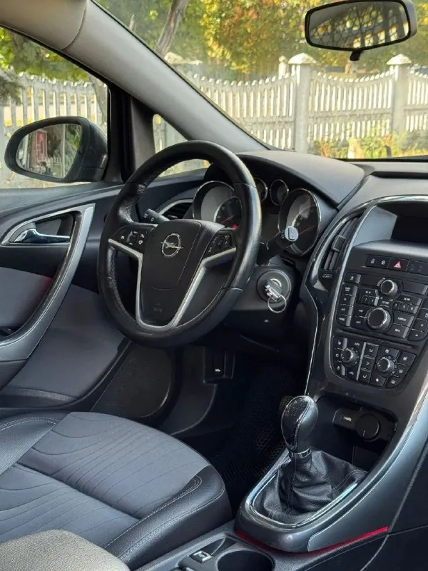 Продается opel astra 2013 рестайлинг
1.6 Мкпп
В родном окрасе
-Пробег 190.000 км
- Цена 715.000 руб + разумный торг реальному покупателю
Опель астра
-Двигатель самый надежный в линейки работает идеально не троит не дымит масло не ест !
- Коробка также на отлично переключает мягко все передачи не хрустит не вылетает
- По ходовой мячик не стучит не гремит на дороге стоит уверено никуда не ведет
- Автотека зеленая ( без дтп и выплат )
- Металл весь заводской ни один болт не крутился
- 2 Ключа
- Все стекла родные вкл лобовое без трещин
- По кузову выглядит отлично без гнили и ржавчины пороги, днище, низа дверей в отличном состояние
- Состояние отличное сел и поехал куда угодно из последних вложений масло с фильтрами, свечи, и всякие мелкие расходники
- По электрике работает каждая кнопочка и лампочка
- Максимальная комплектация
- Осмотр макеевка центр
-Тел +7-949-20-20-555 и есть тг на этом номере
- Цена : 715.000 руб + разумный торг реальному покупателю - фотография - 7