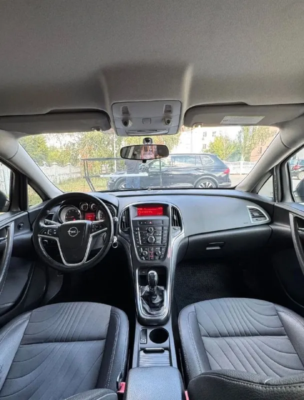Продается opel astra 2013 рестайлинг
1.6 Мкпп
В родном окрасе
-Пробег 190.000 км
- Цена 715.000 руб + разумный торг реальному покупателю
Опель астра
-Двигатель самый надежный в линейки работает идеально не троит не дымит масло не ест !
- Коробка также на отлично переключает мягко все передачи не хрустит не вылетает
- По ходовой мячик не стучит не гремит на дороге стоит уверено никуда не ведет
- Автотека зеленая ( без дтп и выплат )
- Металл весь заводской ни один болт не крутился
- 2 Ключа
- Все стекла родные вкл лобовое без трещин
- По кузову выглядит отлично без гнили и ржавчины пороги, днище, низа дверей в отличном состояние
- Состояние отличное сел и поехал куда угодно из последних вложений масло с фильтрами, свечи, и всякие мелкие расходники
- По электрике работает каждая кнопочка и лампочка
- Максимальная комплектация
- Осмотр макеевка центр
-Тел +7-949-20-20-555 и есть тг на этом номере
- Цена : 715.000 руб + разумный торг реальному покупателю - фотография - 8