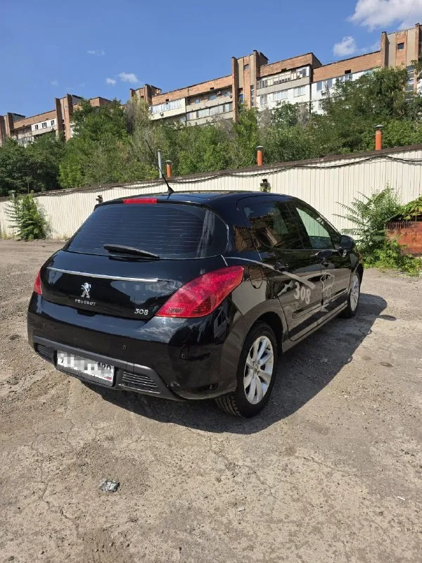 Peugeot 308 1,6 at, 2011год.
Г. Донецк
Продам личный автомобиль, технически исправен. По мотору менялись сальники коленвала, так же замена маслосьемные колпачки +предвидущий собственник менял цепь грм. Замена помпы. Замена аккумулятора, блока заряда аккамулятора, радиатор, ремонт генератора. По ходовой части были помееяны задние тормозные диски со ступичными подшипниками, рулелевые тяги, наконечники. С замена шаровых +стойки стабилизатора, замена рулевой рейки ( оригинал), передние стойки амортизатора, замена масла вовремя.
Резина 2 комплекта. Лето новые только купили. Сама машина опрятная. Но тоже отнеситесь с пониманием она не новая есть жизненные коцки и т. П. По всем вопросам отвечу
Цена: 610 000р.
Торг на месте просмотра машины
+79493632009 - фотография - 2