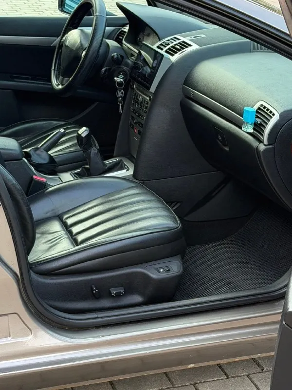 Peugeot 407
Год выпуска - 2007
Цена - 485.000₽
Двигатель - 1.8 бензин
Кпп - механика
Пробег - 181.000км
Тел. +79493902663
Либо: +7 (949) 679-98-14
Продам красивую и приятную в вождении машину в отличном состоянии и богатой комплектации, а именно: кожаный салон: подогревы сидений; рабочий климат-контроль; круиз-контроль; мультируль; эл. Зеркала; ус. Руля; ветровеки; эл. Регулировка сидений; датчик света и дождя; установлена android мультимедиа со всеми современными плюшками; давольно не плохая акустика; эл. Стеклоподъемники; диски r-17 с практически новой резиной и многое другое. Авто в красиво цвете, в жизни смотрится великолепно.
📞 🇷🇺 Звоните: +79493902663 - фотография - 8