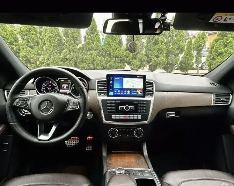 Мерседес ml300 amg 2015г. В.
Двиг. 3.5 бенз м276
Автомобиль покупался новым у дилера в июне 2015 году, внешне и технически в идеальном состоянии!!! Очень бережная эксплуатация, в заводском окрасе(есть незначительный косметический окрас задней правой арки) с родным пробегом, без каких либо вложений! (90% пробега-трасса),
Кузов и фары в броне пленке(вся передняя часть и зоны риска).
Сделано большое то:
- Замена цепей грм 30т. Км. Назад, оригинал!
- Новые свечи и катушки зажигания. (10т. Км)
- Новая пневма перед в сборе/зад новые балоны, новый компрессор, блок клапанов, фильтр. (10т. Км. )
Все в оригинале!
- Тормозные диски вентилируемые + колодки по кругу (zimmermann). (2т. Км. )
- Заменена масел двс (каждые 7-8т. Км. , крайняя замена 3т. Км. ) и фильтров включая акпп, редуктор, раздатка. (8т. Км. )
Залита заводская прошивка двигателя на 306л. С. !
Очень хорошая комплектация.
Установлена мультимедиа teyes cc4 на 32гб, видео регистратор с радаром. (авто знаю с автосалона!)
Вопросы по тел. +79495023444 авто находится в г. Донецк - фотография - 5