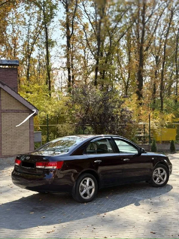 Hyundai sonata 2007 | 2.4 бензин | автомат
Продаётся комфортный и вместительный hyundai sonata в максимальной комплектации.
Двигатель 2.4 бензин работает ровно, не дымит и не троит. Автоматическая коробка переключает плавно, без пинков. Автомобиль в хорошем техническом состоянии, едет уверенно, отлично подойдёт как для повседневной езды, так и для дальних поездок.
Салон кожаный, просторный и комфортный. Богатая комплектация, удобная посадка и вместительный багажник делают автомобиль отличным вариантом за свои деньги.
Цена: 670.000 ₽
Возможен обмен. Звоните или пишите, отвечу на интересующие вопросы.
+7 949 742 53 98
📞 Звоните: +7(949)7425398 - фотография - 2