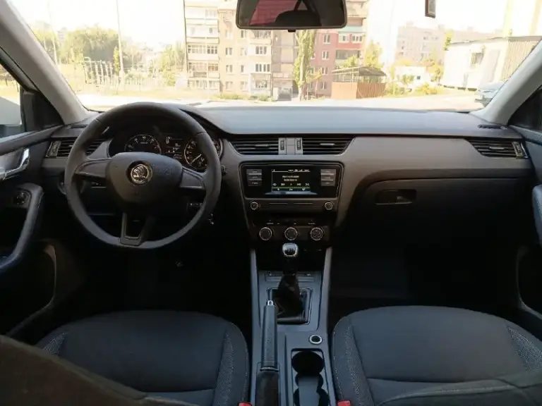 Skoda octavia 2016 1.6 mt

- Коробка мех
-1 Собственник
-Пробег 172000
-Цена 1.285000₽
-Мариуполь
-Тел: +79494676510

Автомобиль в отличном состоянии, один собственник взрослый человек, своевременно обслуживался. Кузов без дефектов в дтп никогда не участвовал, техническая часть без вложений, реальный пробег, в коммерческих целях не использовался.
Подогрев сидений и зеркал, противотуманные фары, сенсорная мультимедиа с bluetooth и громкой связью, литые диски тонировка стекол, полностью прозрачная история два ключа птс оригинал. Живейший автомобиль без подводных камней. - фотография - 7