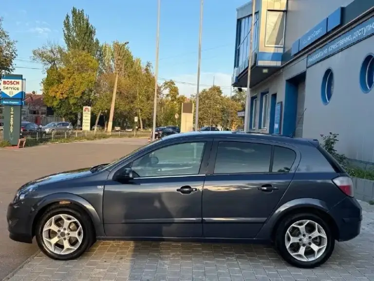 Продам opel astra h (рестайлинг) 2008 года в отличном состоянии сел и поехал
Вложений не требует
Робот обслужен работает отлично
Хорошая комплектация
4 Стеклоподъемника, климат контроль, подогрев сидений, мультируль, кнопка спорт
Стоит хорошая оптика bi-led линзы светят
Отлично
Юридически чистая штрафов запретов нет
Остольные вопросы по телефону
Реальному покупателю разумный торг
Цена: 370к₽
+79490504302
+79499832406 - фотография - 3