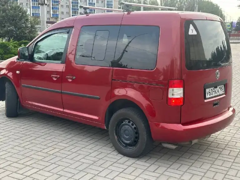 Vw caddy life, 2007 г. , 2.0 (бензин-пропан) 📍 осмотр: г. Донецк, киевский район.
В продаже надежный и вместительный автомобиль, идеальный для семьи, города и путешествий. Пригнан из польши, там же заводское гбо (метан) переделано на пропан.
Техника: отличное состояние. Обслуживался всегда своевременно, запчасти — оригинал по возможности или дорогие аналоги. Кондиционер полностью рабочий.
Кузов: без проблем, хорошее косметическое состояние для своих лет.
Салон: всё родное, чистое и без посторонних запахов. С момента покупки надеты чехлы (при желании можно снять). Заводская магнитола с bluetooth и usb.
💵 Цена - 950 000 ₽
Адекватный торг присутствует у капота. Звоните, отвечу на все вопросы!
Связь в tg @i_hilkar или по номеру +79493461146 - фотография - 2
