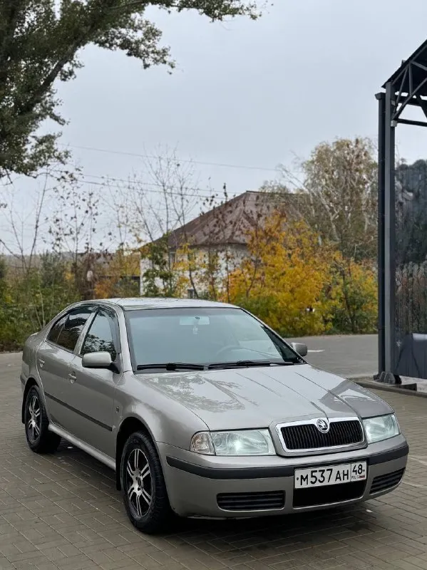 Skoda octavia a4 tour. Skoda октавия тур.
Кузов лифтбек. 2009. Механика. Машина все время была в одной семье.
Родной пробег 177.000
Двигатель 1.6 bfq атмосферный простой и надежный, расхода масла нет, обслужен, течей и запотеваний нет - работает штатно. Ошибок нет. Тормозная система полностью обслужена, установлены заводские дисковые тормоза(без колхоза) от машины на 1.8 турбо, вместо барабанов. Все по штатным креплениям.
Пороги и дно автомобиля в отличном состоянии. По кузову хорошо сохранилась, ржавчины нет. Вся в родном окрасе. Есть следы эксплуатации. Лобовое без трещин.
Комплектация: кондиционер рабочий, эл. Стеклоподьемники, подогрев зеркал и регулировка, abs, airbag.
В ближайшее время делать ничего не нужно, автомобиль обслужен. Салон в хорошем состоянии. Есть подлокотник. 2 ключа. Сигнализация с обратной связью. Хорошея резина. Музыка с bluetooth. До установлен задний парктроник. Ручник рабочий. Установлен оригинальный фаркоп.
Макеевка. +79493594733
620.000 Тор
📞 Звоните: +7(949)3594733 - фотография - 3