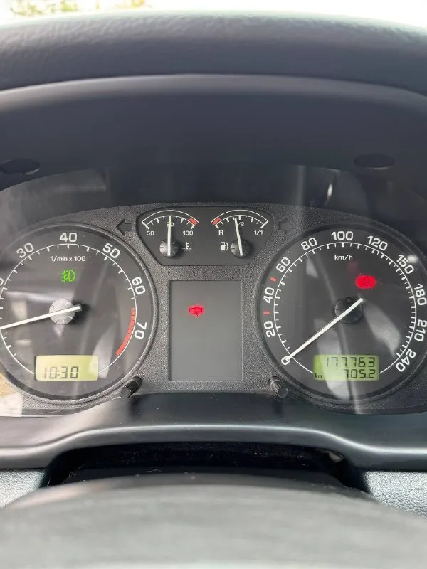 Skoda octavia a4 tour. Skoda октавия тур.
Кузов лифтбек. 2009. Механика. Машина все время была в одной семье.
Родной пробег 177.000
Двигатель 1.6 bfq атмосферный простой и надежный, расхода масла нет, обслужен, течей и запотеваний нет - работает штатно. Ошибок нет. Тормозная система полностью обслужена, установлены заводские дисковые тормоза(без колхоза) от машины на 1.8 турбо, вместо барабанов. Все по штатным креплениям.
Пороги и дно автомобиля в отличном состоянии. По кузову хорошо сохранилась, ржавчины нет. Вся в родном окрасе. Есть следы эксплуатации. Лобовое без трещин.
Комплектация: кондиционер рабочий, эл. Стеклоподьемники, подогрев зеркал и регулировка, abs, airbag.
В ближайшее время делать ничего не нужно, автомобиль обслужен. Салон в хорошем состоянии. Есть подлокотник. 2 ключа. Сигнализация с обратной связью. Хорошея резина. Музыка с bluetooth. До установлен задний парктроник. Ручник рабочий. Установлен оригинальный фаркоп.
Макеевка. +79493594733
620.000 Тор
📞 Звоните: +7(949)3594733 - фотография - 7