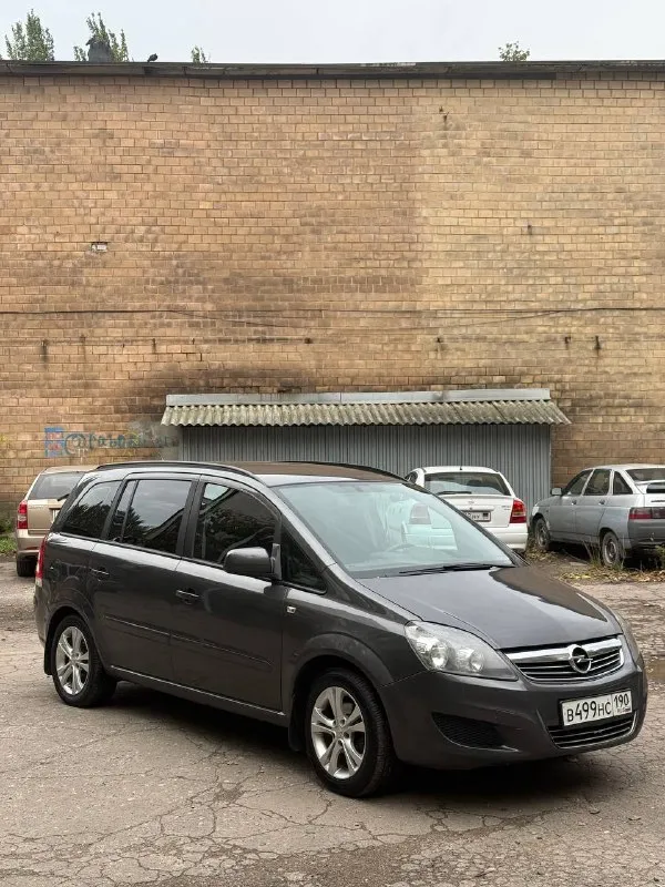 Продается opel zafira 2012 год рестайлинг 1.8 мкпп 7 местный -пробег 174.000 км родной
Автотека зеленая ( без дтп и выплат )
2 Собственника
2 Ключа
Цена 715.000 руб + разумный торг реальному покупателю опель зафира -двигатель самый надежный в линейки работает идеально не троит не дымит масло не ест !
Коробка также на отлично переключает мягко все передачи не хрустит не вылетает
По ходовой мячик не стучит не гремит на дороге стоит уверено никуда не ведет
Все стекла родные вкл лобовое без трещин
По кузову выглядит отлично без гнили и ржавчины пороги, днище, низа дверей в отличном состояние
Состояние отличное сел и поехал куда угодно из последних вложений масло с фильтрами, свечи, колодки, и всякие мелкие расходники
Климат холодит на 100%, печка греет, ручник держит -переоформление без проблем могу присутствовать в мрэо документы кристально чистые без штрафов, запретов и. Т. Д
Осмотр макеевка центр -тел +7-949-20-20-555 и есть тг на этом номере
Цена : 715.000 руб + разумный торг реальному покупателю - фотография - 3