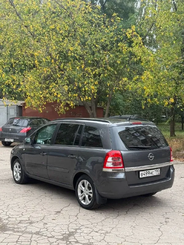 Продается opel zafira 2012 год рестайлинг 1.8 мкпп 7 местный -пробег 174.000 км родной
Автотека зеленая ( без дтп и выплат )
2 Собственника
2 Ключа
Цена 715.000 руб + разумный торг реальному покупателю опель зафира -двигатель самый надежный в линейки работает идеально не троит не дымит масло не ест !
Коробка также на отлично переключает мягко все передачи не хрустит не вылетает
По ходовой мячик не стучит не гремит на дороге стоит уверено никуда не ведет
Все стекла родные вкл лобовое без трещин
По кузову выглядит отлично без гнили и ржавчины пороги, днище, низа дверей в отличном состояние
Состояние отличное сел и поехал куда угодно из последних вложений масло с фильтрами, свечи, колодки, и всякие мелкие расходники
Климат холодит на 100%, печка греет, ручник держит -переоформление без проблем могу присутствовать в мрэо документы кристально чистые без штрафов, запретов и. Т. Д
Осмотр макеевка центр -тел +7-949-20-20-555 и есть тг на этом номере
Цена : 715.000 руб + разумный торг реальному покупателю - фотография - 4