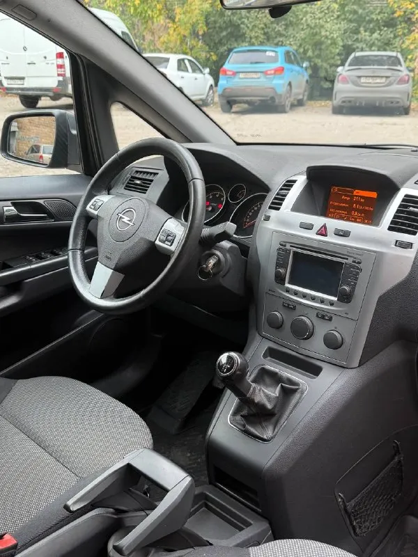 Продается opel zafira 2012 год рестайлинг 1.8 мкпп 7 местный -пробег 174.000 км родной
Автотека зеленая ( без дтп и выплат )
2 Собственника
2 Ключа
Цена 715.000 руб + разумный торг реальному покупателю опель зафира -двигатель самый надежный в линейки работает идеально не троит не дымит масло не ест !
Коробка также на отлично переключает мягко все передачи не хрустит не вылетает
По ходовой мячик не стучит не гремит на дороге стоит уверено никуда не ведет
Все стекла родные вкл лобовое без трещин
По кузову выглядит отлично без гнили и ржавчины пороги, днище, низа дверей в отличном состояние
Состояние отличное сел и поехал куда угодно из последних вложений масло с фильтрами, свечи, колодки, и всякие мелкие расходники
Климат холодит на 100%, печка греет, ручник держит -переоформление без проблем могу присутствовать в мрэо документы кристально чистые без штрафов, запретов и. Т. Д
Осмотр макеевка центр -тел +7-949-20-20-555 и есть тг на этом номере
Цена : 715.000 руб + разумный торг реальному покупателю - фотография - 8
