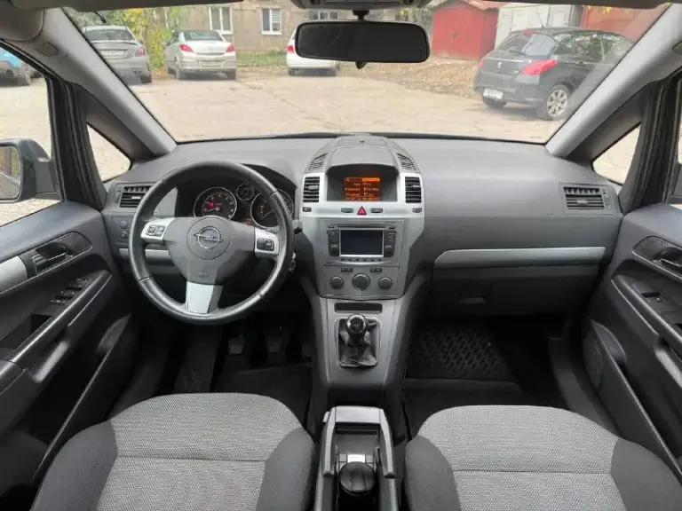 Продается opel zafira 2012 год рестайлинг 1.8 мкпп 7 местный -пробег 174.000 км родной
Автотека зеленая ( без дтп и выплат )
2 Собственника
2 Ключа
Цена 715.000 руб + разумный торг реальному покупателю опель зафира -двигатель самый надежный в линейки работает идеально не троит не дымит масло не ест !
Коробка также на отлично переключает мягко все передачи не хрустит не вылетает
По ходовой мячик не стучит не гремит на дороге стоит уверено никуда не ведет
Все стекла родные вкл лобовое без трещин
По кузову выглядит отлично без гнили и ржавчины пороги, днище, низа дверей в отличном состояние
Состояние отличное сел и поехал куда угодно из последних вложений масло с фильтрами, свечи, колодки, и всякие мелкие расходники
Климат холодит на 100%, печка греет, ручник держит -переоформление без проблем могу присутствовать в мрэо документы кристально чистые без штрафов, запретов и. Т. Д
Осмотр макеевка центр -тел +7-949-20-20-555 и есть тг на этом номере
Цена : 715.000 руб + разумный торг реальному покупателю - фотография - 9