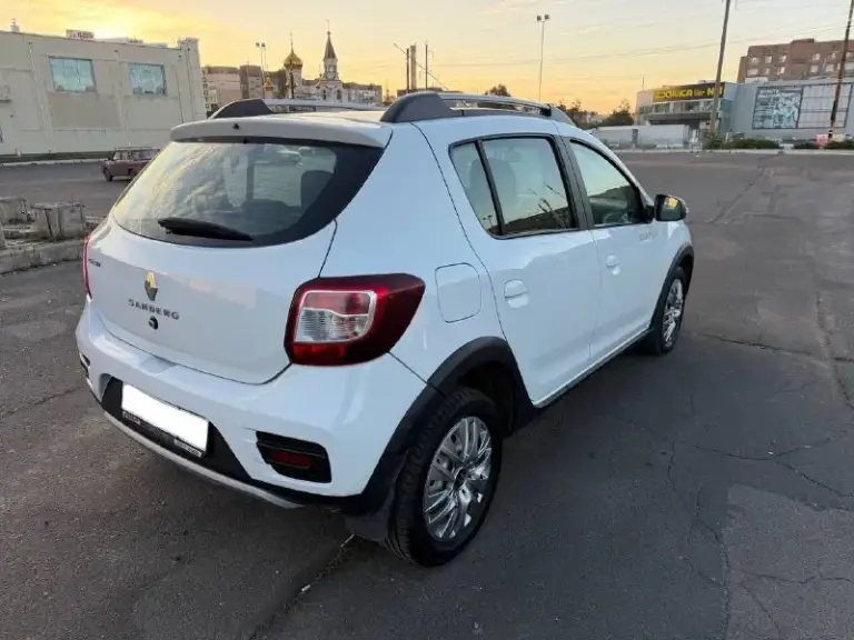 Renault sandero stepway 2018 год. Простой надежный бензиновый двигатель 1.6 л,
Механическая коробка передач.
Пробег — 151 000 км.
1 Собственник!
Автомобиль в хорошем состоянии:
— Кузов оцинкован, стекла оригинальные, безопасность на месте.
—Комплектация:кондиционер, мультируль, подогрев сидений, передние электростеклоподъемники.
— Двигатель работает идеально, без посторонних шумов и ошибок.
— Коробка передач переключается четко.
— Полностью обслужен: не требует дополнительных вложений.
С документами полный порядок готов к постановке на учет в мрэо.
Цена: 850 000 руб.
Город: донецк.
Телефон: +7 949 371-08-26 (на номере есть мах, telegram).
По запросу вышлем видеообзор автомобиля.
📲 Tg: @oleg_bbb1
📞 Звоните: +7(949)3710826 - фотография - 5