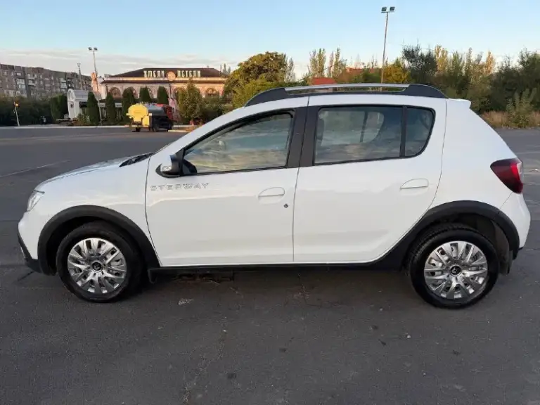 Renault sandero stepway 2018 год. Простой надежный бензиновый двигатель 1.6 л,
Механическая коробка передач.
Пробег — 151 000 км.
1 Собственник!
Автомобиль в хорошем состоянии:
— Кузов оцинкован, стекла оригинальные, безопасность на месте.
—Комплектация:кондиционер, мультируль, подогрев сидений, передние электростеклоподъемники.
— Двигатель работает идеально, без посторонних шумов и ошибок.
— Коробка передач переключается четко.
— Полностью обслужен: не требует дополнительных вложений.
С документами полный порядок готов к постановке на учет в мрэо.
Цена: 850 000 руб.
Город: донецк.
Телефон: +7 949 371-08-26 (на номере есть мах, telegram).
По запросу вышлем видеообзор автомобиля.
📲 Tg: @oleg_bbb1
📞 Звоните: +7(949)3710826 - фотография - 8