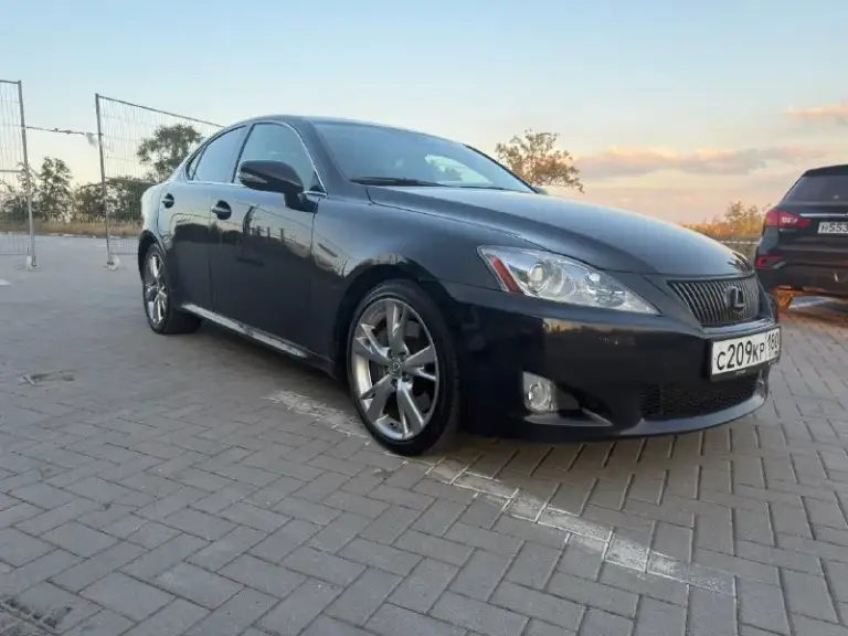 Продам lexus is350, 2009 г. , первый рест, мотор 3.5 2gr-fse, 310 л. С. , коробка 6-ст автомат a760e, полный сток, каты на месте, владею с 2019 года, пригнан напрямую из америки, обслуживался у официального дилера hennessy lexus of atlanta, пробег 217 тыс. Км. , я один владелец за все время по рф, по технике нареканий нет, ошибки отсутствуют, все вовремя менялось, то каждые 5-6 тыс, пред максимальная комплектация: разноширокие 18-е диски f-sport, вентиляция и обогрев сидений, мультимедиа с bluetooth, люк, аудиосистема pioneer с 13 динамиками, разные режимы езды, климат-контроль и многое другое, есть комплект зимних колес 17-го радиуса с lexus gs300, передняя оптика полностью восстановлена до заводского вида+билед линзы и новые лампы птф, из минусов только один- на аккумуляторе.
Цена 2 млн. Р.
Телефон +79494219073
Алексей
📞 🇷🇺 Звоните: +79494219073 - фотография - 3
