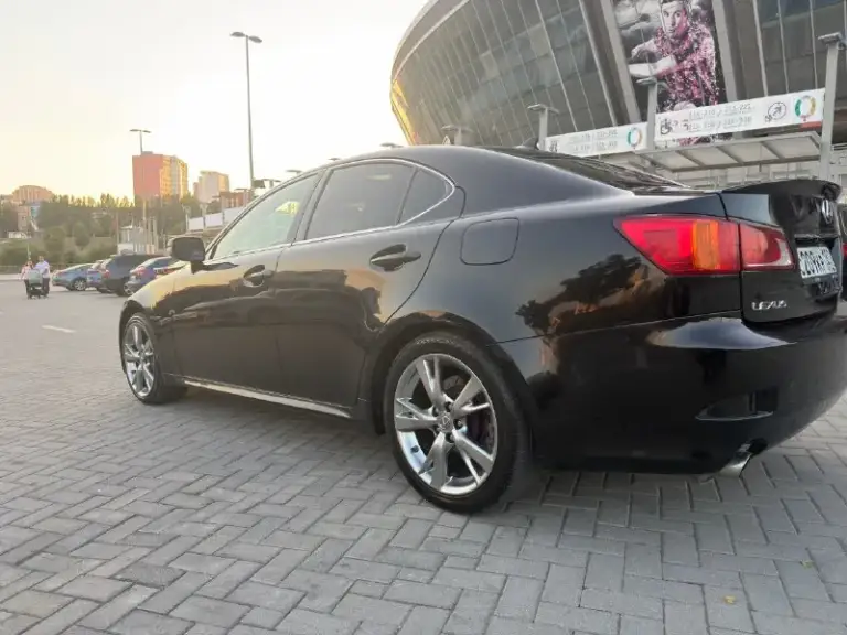 Продам lexus is350, 2009 г. , первый рест, мотор 3.5 2gr-fse, 310 л. С. , коробка 6-ст автомат a760e, полный сток, каты на месте, владею с 2019 года, пригнан напрямую из америки, обслуживался у официального дилера hennessy lexus of atlanta, пробег 217 тыс. Км. , я один владелец за все время по рф, по технике нареканий нет, ошибки отсутствуют, все вовремя менялось, то каждые 5-6 тыс, пред максимальная комплектация: разноширокие 18-е диски f-sport, вентиляция и обогрев сидений, мультимедиа с bluetooth, люк, аудиосистема pioneer с 13 динамиками, разные режимы езды, климат-контроль и многое другое, есть комплект зимних колес 17-го радиуса с lexus gs300, передняя оптика полностью восстановлена до заводского вида+билед линзы и новые лампы птф, из минусов только один- на аккумуляторе.
Цена 2 млн. Р.
Телефон +79494219073
Алексей
📞 🇷🇺 Звоните: +79494219073 - фотография - 5