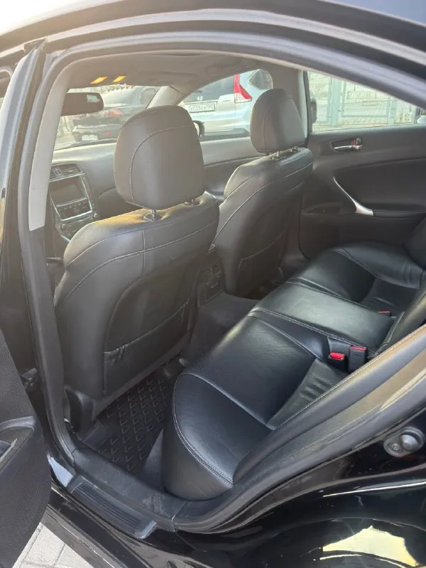 Продам lexus is350, 2009 г. , первый рест, мотор 3.5 2gr-fse, 310 л. С. , коробка 6-ст автомат a760e, полный сток, каты на месте, владею с 2019 года, пригнан напрямую из америки, обслуживался у официального дилера hennessy lexus of atlanta, пробег 217 тыс. Км. , я один владелец за все время по рф, по технике нареканий нет, ошибки отсутствуют, все вовремя менялось, то каждые 5-6 тыс, пред максимальная комплектация: разноширокие 18-е диски f-sport, вентиляция и обогрев сидений, мультимедиа с bluetooth, люк, аудиосистема pioneer с 13 динамиками, разные режимы езды, климат-контроль и многое другое, есть комплект зимних колес 17-го радиуса с lexus gs300, передняя оптика полностью восстановлена до заводского вида+билед линзы и новые лампы птф, из минусов только один- на аккумуляторе.
Цена 2 млн. Р.
Телефон +79494219073
Алексей
📞 🇷🇺 Звоните: +79494219073 - фотография - 7