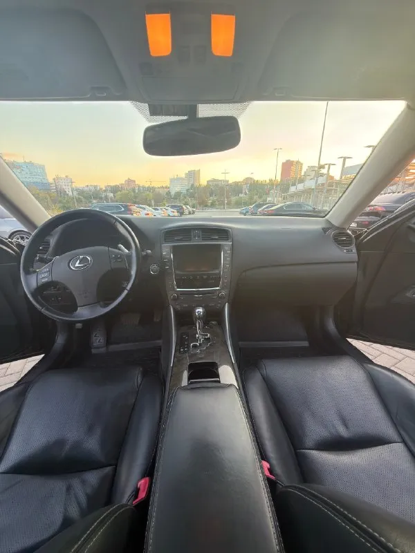 Продам lexus is350, 2009 г. , первый рест, мотор 3.5 2gr-fse, 310 л. С. , коробка 6-ст автомат a760e, полный сток, каты на месте, владею с 2019 года, пригнан напрямую из америки, обслуживался у официального дилера hennessy lexus of atlanta, пробег 217 тыс. Км. , я один владелец за все время по рф, по технике нареканий нет, ошибки отсутствуют, все вовремя менялось, то каждые 5-6 тыс, пред максимальная комплектация: разноширокие 18-е диски f-sport, вентиляция и обогрев сидений, мультимедиа с bluetooth, люк, аудиосистема pioneer с 13 динамиками, разные режимы езды, климат-контроль и многое другое, есть комплект зимних колес 17-го радиуса с lexus gs300, передняя оптика полностью восстановлена до заводского вида+билед линзы и новые лампы птф, из минусов только один- на аккумуляторе.
Цена 2 млн. Р.
Телефон +79494219073
Алексей
📞 🇷🇺 Звоните: +79494219073 - фотография - 8