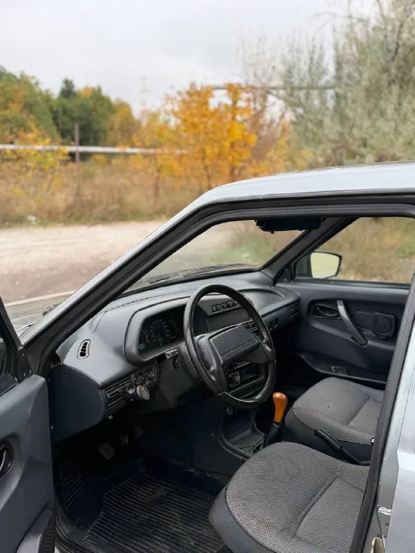 Ваз 2115, 2009 год
Автомобиль в хорошем техническом состоянии. Мотор работает ровно, не дымит и не троит. Коробка передач работает исправно, не хрустит и не вылетает.
По кузову всё достойно: дно, стаканы и пороги целые, без гнили. Кузов не гнилой.
Хороший бюджетный вариант на каждый день или для первого автомобиля.
Цена: 240.000₽
+79493749582
📞 Звоните: +7(949)7425398 - фотография - 8