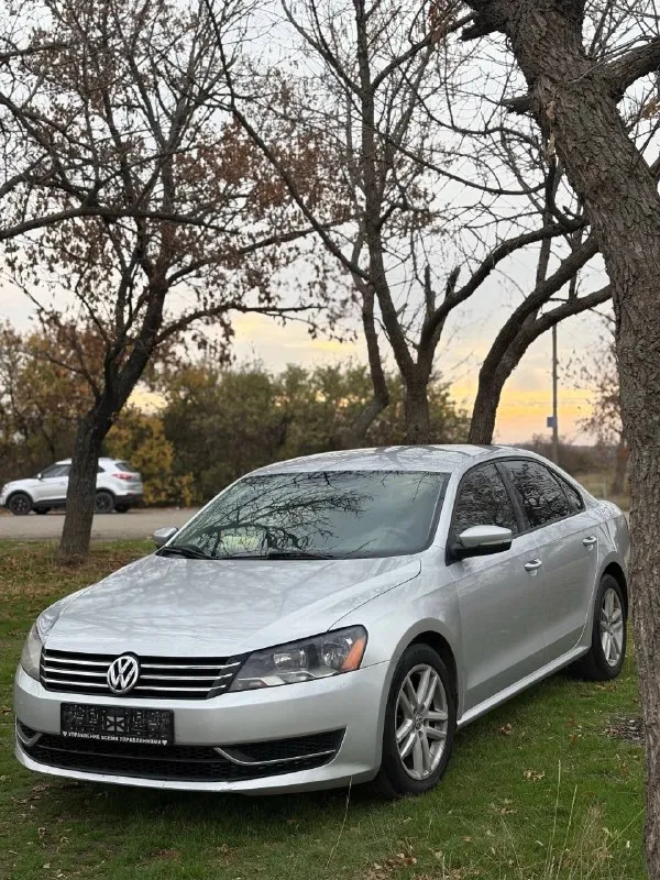 Продам volkswagen passat b7
Год выпуска: 2013 год!
Пробег: 168.000 миль ( 270.000 километров )
Коробка: автомат ( японский aisin )
Объем мотора: 2.5 mpi
Привод: передний
Комплектация: датчик света, кондиционер, мульти руль, круиз-контроль, abs, esp, электрообогрев зеркал заднего вида и заднего стекла.
В фарах стоят хорошие led лампы.
Все работает исправно.
Собственник. Автомобиль был пригнан с америки в 2021 году под себя.
Вы будете первым владельцем на 180.
Цена: 950.000₽ (хороший торг присутствует)
📞Обращаться в лс или по номеру телефона +7 (949) 503-12-34
Автомобиль находится в шахтерске.
📞 🇷🇺 Звоните: +79495031234 - фотография - 2