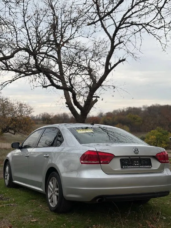 Продам volkswagen passat b7
Год выпуска: 2013 год!
Пробег: 168.000 миль ( 270.000 километров )
Коробка: автомат ( японский aisin )
Объем мотора: 2.5 mpi
Привод: передний
Комплектация: датчик света, кондиционер, мульти руль, круиз-контроль, abs, esp, электрообогрев зеркал заднего вида и заднего стекла.
В фарах стоят хорошие led лампы.
Все работает исправно.
Собственник. Автомобиль был пригнан с америки в 2021 году под себя.
Вы будете первым владельцем на 180.
Цена: 950.000₽ (хороший торг присутствует)
📞Обращаться в лс или по номеру телефона +7 (949) 503-12-34
Автомобиль находится в шахтерске.
📞 🇷🇺 Звоните: +79495031234 - фотография - 3