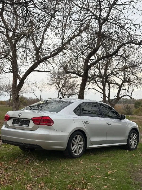 Продам volkswagen passat b7
Год выпуска: 2013 год!
Пробег: 168.000 миль ( 270.000 километров )
Коробка: автомат ( японский aisin )
Объем мотора: 2.5 mpi
Привод: передний
Комплектация: датчик света, кондиционер, мульти руль, круиз-контроль, abs, esp, электрообогрев зеркал заднего вида и заднего стекла.
В фарах стоят хорошие led лампы.
Все работает исправно.
Собственник. Автомобиль был пригнан с америки в 2021 году под себя.
Вы будете первым владельцем на 180.
Цена: 950.000₽ (хороший торг присутствует)
📞Обращаться в лс или по номеру телефона +7 (949) 503-12-34
Автомобиль находится в шахтерске.
📞 🇷🇺 Звоните: +79495031234 - фотография - 4