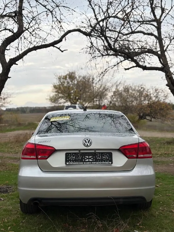 Продам volkswagen passat b7
Год выпуска: 2013 год!
Пробег: 168.000 миль ( 270.000 километров )
Коробка: автомат ( японский aisin )
Объем мотора: 2.5 mpi
Привод: передний
Комплектация: датчик света, кондиционер, мульти руль, круиз-контроль, abs, esp, электрообогрев зеркал заднего вида и заднего стекла.
В фарах стоят хорошие led лампы.
Все работает исправно.
Собственник. Автомобиль был пригнан с америки в 2021 году под себя.
Вы будете первым владельцем на 180.
Цена: 950.000₽ (хороший торг присутствует)
📞Обращаться в лс или по номеру телефона +7 (949) 503-12-34
Автомобиль находится в шахтерске.
📞 🇷🇺 Звоните: +79495031234 - фотография - 5