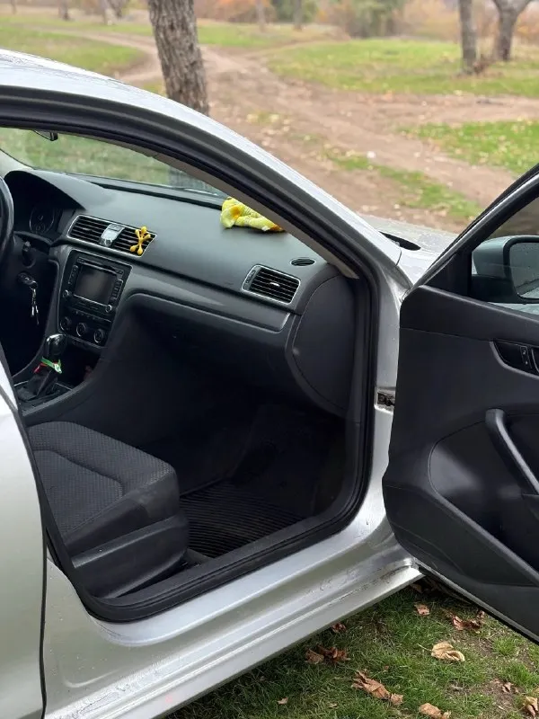 Продам volkswagen passat b7
Год выпуска: 2013 год!
Пробег: 168.000 миль ( 270.000 километров )
Коробка: автомат ( японский aisin )
Объем мотора: 2.5 mpi
Привод: передний
Комплектация: датчик света, кондиционер, мульти руль, круиз-контроль, abs, esp, электрообогрев зеркал заднего вида и заднего стекла.
В фарах стоят хорошие led лампы.
Все работает исправно.
Собственник. Автомобиль был пригнан с америки в 2021 году под себя.
Вы будете первым владельцем на 180.
Цена: 950.000₽ (хороший торг присутствует)
📞Обращаться в лс или по номеру телефона +7 (949) 503-12-34
Автомобиль находится в шахтерске.
📞 🇷🇺 Звоните: +79495031234 - фотография - 7