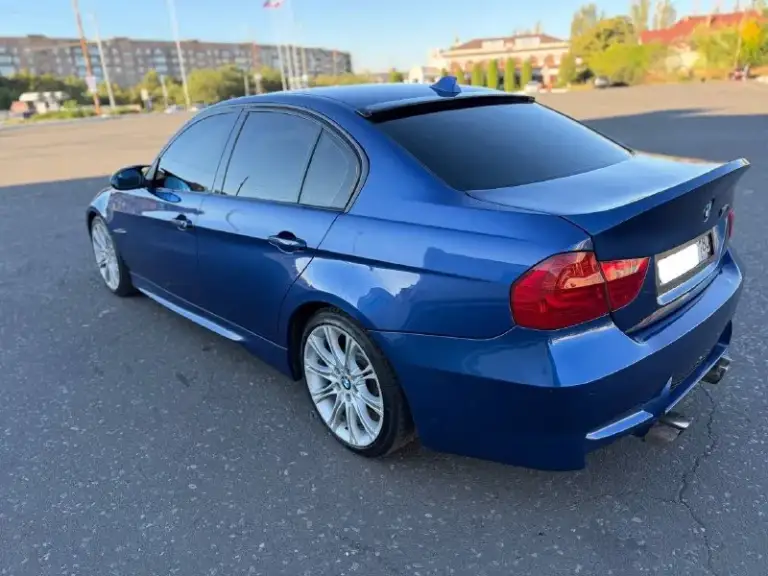 Bmw 325xi, 2007 год.
Мотор n52b30af бензин, объём 3.0 литра, полный привод, классический автомат.
Пробег 171 500 км.
Автомобиль в хорошем состоянии: оцинкованный кузов без коррозии. Мотор работает ровно, коробка переключает чётко, климат-контроль холодит.
Автомобиль обслужен, сел и поехал.
Документы в полном порядке, учет на 180 регионе.
Техосмотр пройден.
Продажа от собственника.
Обмен не интересен!

Цена 870 000 рублей!
В комплекте хорошие диски r19 с резиной в сборе.
Город: донецк. Телефон: +79493710826 (есть мах, telegram на номере). По запросу отправим полный видеообзор автомобиля. - фотография - 4