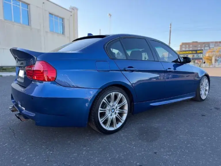 Bmw 325xi, 2007 год.
Мотор n52b30af бензин, объём 3.0 литра, полный привод, классический автомат.
Пробег 171 500 км.
Автомобиль в хорошем состоянии: оцинкованный кузов без коррозии. Мотор работает ровно, коробка переключает чётко, климат-контроль холодит.
Автомобиль обслужен, сел и поехал.
Документы в полном порядке, учет на 180 регионе.
Техосмотр пройден.
Продажа от собственника.
Обмен не интересен!

Цена 870 000 рублей!
В комплекте хорошие диски r19 с резиной в сборе.
Город: донецк. Телефон: +79493710826 (есть мах, telegram на номере). По запросу отправим полный видеообзор автомобиля. - фотография - 5
