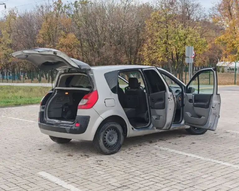 🔥🔥🔥 350.000₽ 🔥🔥🔥
Renault scenic ( megan )
Год выпуска 2005
Двигатель 1.6 ( 16кл )
Пробег 245000
Кузов оцинкованный
Технически без вложений
Юридически чистый автомобиль
Салон трансформер огромный багажник
Очень надёжный экономичный автомобиль
Все остальные вопросы по телефону
+79490822047 Мах телеграмм на номере
Донецк центр
📲 Tg: @bolotoxo
📞 Звоните: +7(949)0822047 - фотография - 3