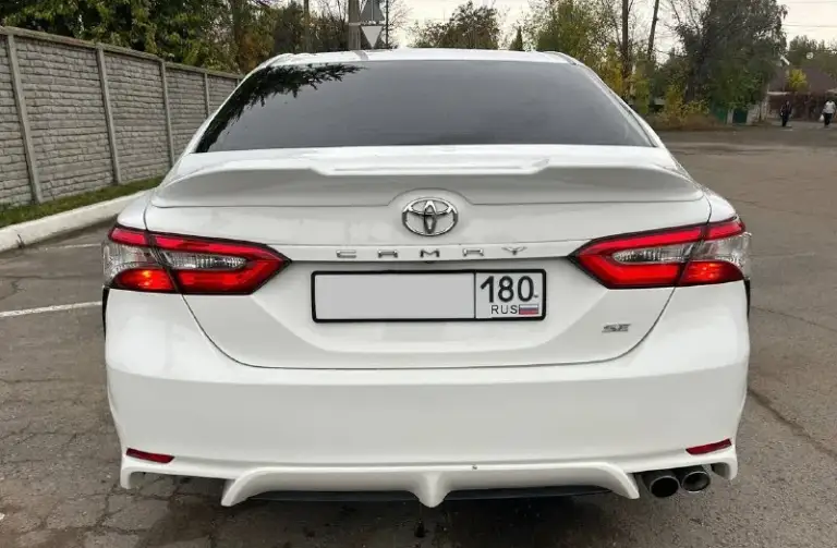Toyota camry 70 se, 2018 г. В. , двигатель бензин 2.5, # 8 ст. , 205 л. С. Пробег 175 тыс км. В собственности с июля 2024 года. За период владения сделана комплексная шумовиброизоляция, заменены штатные динамики на focal, тонировка задняя полуось 5 % и передняя полуось в атермальной пленке, выполнена антикоррозийная обработка, кузов отполирован и покрыт в керамику, установлены bi-led ntf в головной свет и птф. По результатам диагностики заменены задние рычаги, тяги стабилизатора передние и задние, опорные подшипники передние, вал рулевой колонки, тормозные колодки по кругу, свечи, топливный фильтр (все оригинал). Обслужен кондиционер, сделана мойка радиатора. Летние шины yokohama, зимние шины pirelli. Цена 2,3 млн рублей. Vin-код по запросу.
📲 Tg: @cheget107
📞 Звоните: +7(949)4993406 - фотография - 4