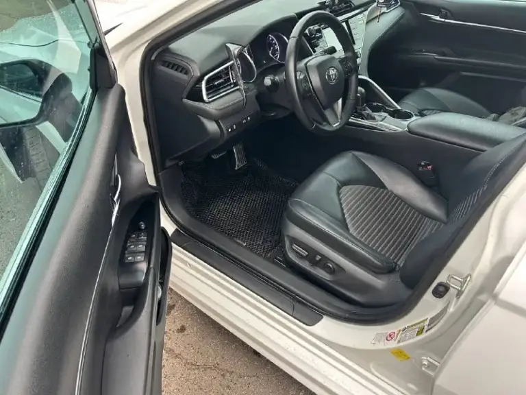 Toyota camry 70 se, 2018 г. В. , двигатель бензин 2.5, # 8 ст. , 205 л. С. Пробег 175 тыс км. В собственности с июля 2024 года. За период владения сделана комплексная шумовиброизоляция, заменены штатные динамики на focal, тонировка задняя полуось 5 % и передняя полуось в атермальной пленке, выполнена антикоррозийная обработка, кузов отполирован и покрыт в керамику, установлены bi-led ntf в головной свет и птф. По результатам диагностики заменены задние рычаги, тяги стабилизатора передние и задние, опорные подшипники передние, вал рулевой колонки, тормозные колодки по кругу, свечи, топливный фильтр (все оригинал). Обслужен кондиционер, сделана мойка радиатора. Летние шины yokohama, зимние шины pirelli. Цена 2,3 млн рублей. Vin-код по запросу.
📲 Tg: @cheget107
📞 Звоните: +7(949)4993406 - фотография - 9