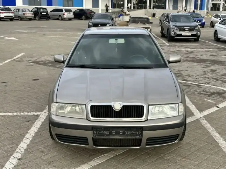Skoda octavia tour
-2009 Г
-Двиг 1.6 бенз
-Коробка механика
-Пробег 220тыс.
-Цена 620.000₽
-Мариуполь
-Тел. : +79494676510

Автомобиль в отличном состоянии, кузов без дефектов, в дтп не участвовал. Родной пробег полностью обслужен, без вложений. Вся история в заказ-нарядах прилагается.
Климат-контроль, литые диски, задний парктроник, мультимедиа с bluetooth, подлокотник, кожаные чехлы, два ключа, птс оригинал. Живейшая шкода в лучшей связке с простым бенз движком на механике. - фотография - 5