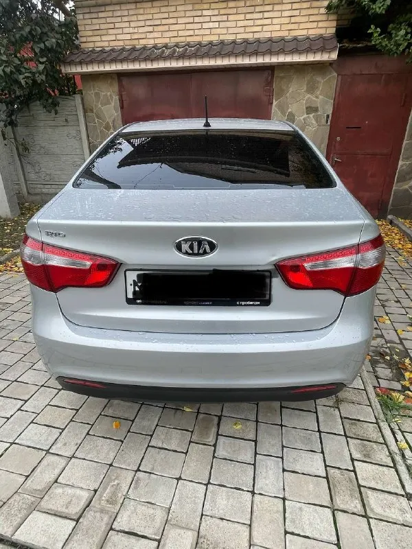 💰Цена. 745.000 руб продаю цена указана kia rio 2013 года выпуска в хорошем состоянии двигатель работает как часики. Коробка механика н машинка ухоженная двигатель 1.6 123л. Кондиционер работает отлично пробег. 151.000т город донецк. С полным переоформлением на вас в мрэо ☎️ +79495381691 - фотография - 5