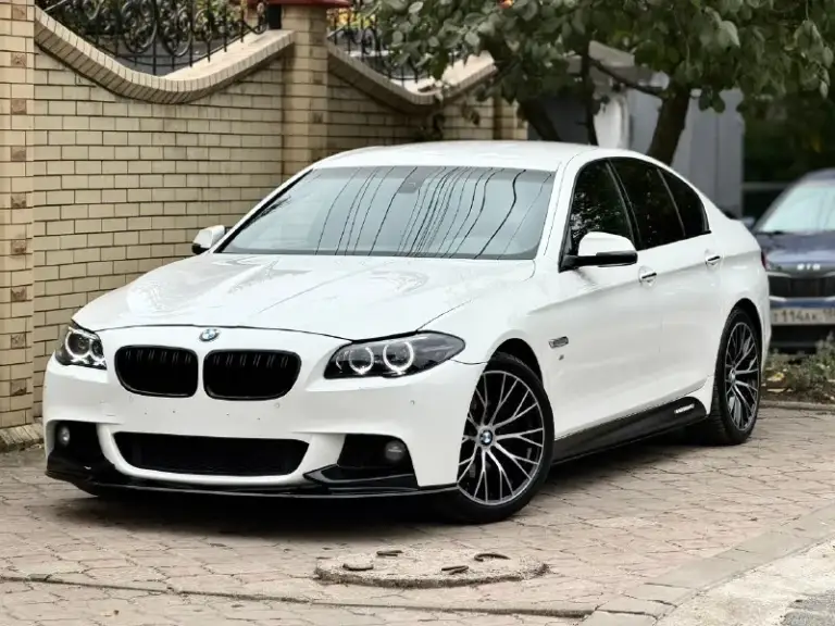 Bmw 520i f10 m tech
Год выпуска - 2014 рестайлинг
Пробег - 128.000км
Цена - 1.935.000₽
Двигатель - 2.0t бензин
Тел. - +79493902663
Либо +7 (949) 679-98-14
Продам шикарную белоснежную bmw которая находится в идеальнейшем состоянии, без каких либо изъянов по кузову, двигателю, кпп и ходовой части. Авто без единой ошибки ( любые проверки приветствуется) заводской m tech салон в идеальном состоянии. Авто в богатой комплектации с большим монитором, красивом обвесе, дисками r-19 с практически новой резиной, двухзонный климат-контроль, круиз-контроль, передний и задний парктроник, камера заднего вида, подогревы сидений и руля, качественная акустика с усилителем и сабвуфером ( играет очень приятно) датчик света и дождя, система start-stop, эл. Богажник и многое другое. Работает каждая лампочка и каждая кнопочка. Авто без внимания на дороге не оставит. Кто ищет живую f10 - добро пожаловать. Всем добра.
📞 🇷🇺 Звоните: +79493902663 - фотография - 3