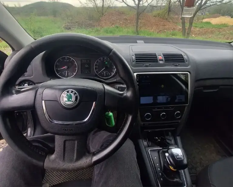 Г. Донецк
Цена 610.000
Skoda octavia a5 рест, 1.8 турбо
По машине: ходовка перебрана, масло заменено, стоит хорошый андроид на новых динамиках. Старлайн с автозапуском.
Минусы, требуют внимания фары, есть немного рыжиков по кузову
Комплект зимы отдаю с машиной.
Я владелец
+79498081873
📲 Tg: @ovemon
📞 Звоните: +7(949)8081873 - фотография - 3