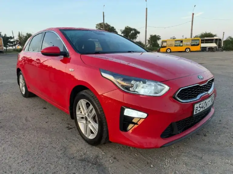 Продам kia ceed

🔥Цена: 1 600 000 ₽🔥
Год выпуска: 2019
Пробег: 153 800км
Двигатель: 1.6 л
Кпп: автомат

Я собственник 2й (в наличии 2 ключа)
Комплектация (максимальная):
Автомобиль оснащен всем необходимым для комфортных поездок:

Комфорт: мульти руль, климат-контроль 2х зонн, круиз-контроль, стекооподьемники перед. , зад.

Зимний пакет: подогрев передних сидений, руля, боковых зеркал, лобового и заднего стекол.

Мультимедиа: голосовое управление, громкая связь, cd, usb, aux. (монитор)

Дополнительно: подрулевые лепестки, охлаждаемый бардачок, линзованная оптика также и туманки, бортовой компьютер, электроскладывание зеркал.
Задиров в двигателе нет !!!(готов на эндоскоп)
Установлено гбо digitronic 4го поколения (в документы все легально вписано стс и птс)
В машине есть всё, кроме панорамы и электроручника. Технически исправна, готова к эксплуатации.
Место осмотра: г. Мариуполь
Контакты: +79496184657 - фотография - 2