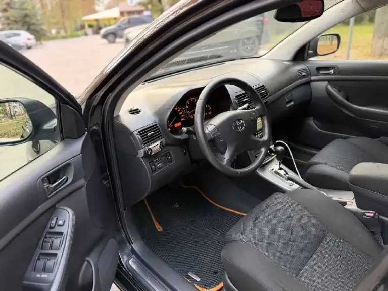 В продаже toyota avensis рестайлинг 2008 года выпуска
Автомобиль на моторе 2.4 бензин, работает отлично, не троит и не дымит. Коробка обычный автомат, переключает идеально, не пинает и не буксует.
Максимальная комплектация: 4 стеклоподъемника, климат контроль, датчик света и дождя, мультируль, задняя шторка, подогревы сидений, круиз контроль.
Автомобиль в отличном состоянии. Пригонялся из германии. Все стёкла включая лобовое родные! Рыжиков и сколов нет. Практически весь в родном окрасе. 2 ключа, сервисные книги. 2 владельца.
Осмотр донецк
Цена 730.000 ₽, торг у автомобиля!
☎️ +7 (949) 339-39-10 - фотография - 7
