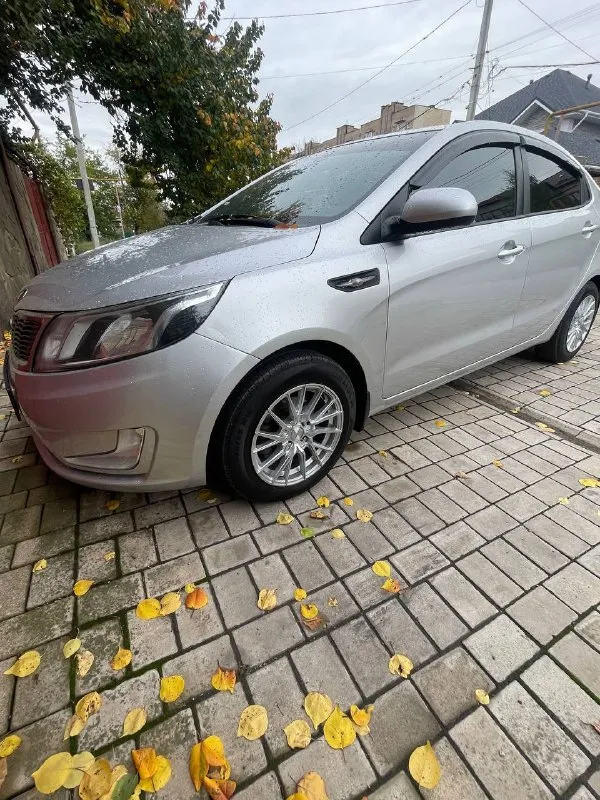 💰Цена. 730.000 руб цена указана kia rio 2013 года выпуска в хорошем состоянии двигатель работает как часики. Коробка механика машинка ухоженная двигатель 1.6 123л. Кондиционер работает отлично пробег. 151.000т🛞 город донецк. С полным переоформлением на вас в мрэо ☎️ +79495381691. Звонить заинтересованым приезжайте смотрите нравится покупайте - фотография - 5