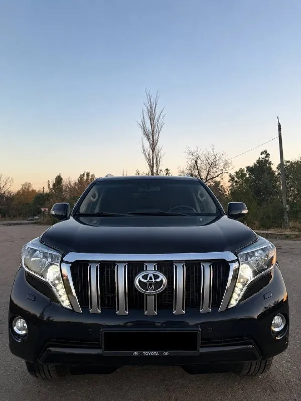 🔥 Toyota land cruiser prado 150 | 2014 год | рестайлинг | 3.0 дизель пробег 207
Пришло время покупать дизельное авто.

Продаётся ухоженный toyota land cruiser prado 150 в богатейшей комплектации! Надёжный, комфортный и мощный внедорожник, который отлично подходит как для города, так и для дальних поездок.

☑ Год выпуска: 2014
☑ Двигатель: 3.0 дизель
☑ Комплектация: максимальная

💎 Богатая комплектация:
• Камеры кругового обзора 360°
• Гидропневматическая подвеска
• Множество электронных помощников и систем безопасности
• Системы помощи водителю
• Парктроники
• Кожаный салон
• Мультимедийная система
• Многофункциональный руль
• Круиз-контроль
• Электрорегулировки сидений
• Подогревы сидений
• Климат-контроль
• Легкосплавные диски
• И многое другое! - фотография - 2