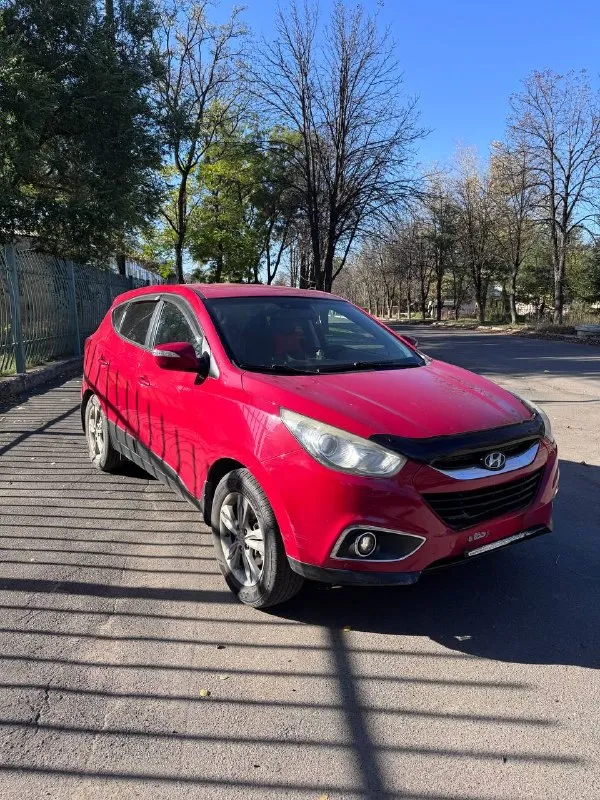 Hyundai ix35 🚗
Год выпуска: 2012
Кпп: автомат
Передний привод
Двигатель: 2.0л бензин
Пробег: 195.000 км
Цена: 1.300.000₽ возможен торг
2 Ключа
Автомобиль в хорошем состоянии
Полностью обслужен
Автомат работает хорошо, без изъянов
Двигатель проверен, без задиров
Ходовая в порядке
Климат контроль
Круиз контроль
Подогрев всех сидений, переднего и заднего стекол
2 Комплекта резины
Осмотр г. Донецк
Тел. : +79493420308
Телеграмм, макс на этом же номере - фотография - 2