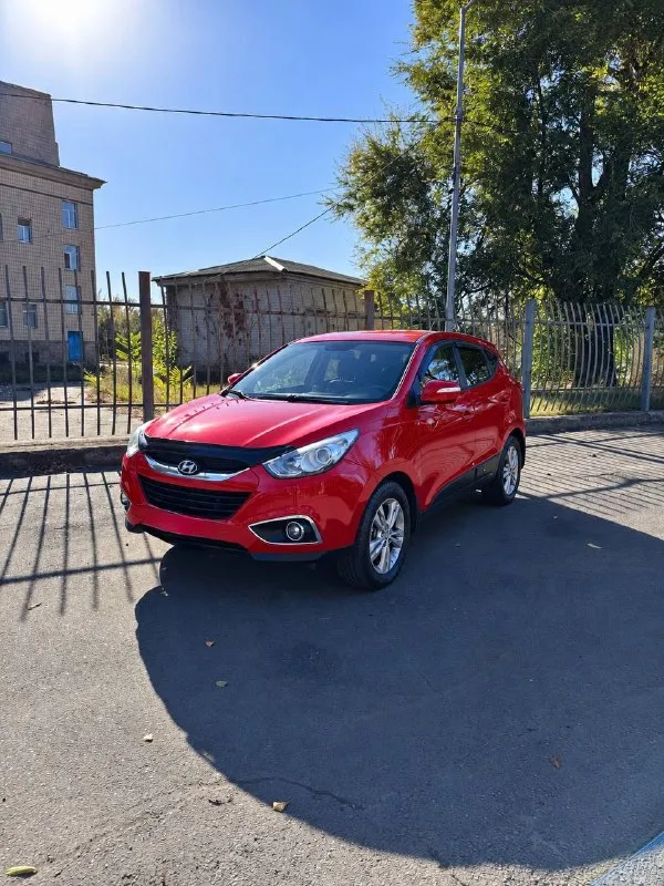 Hyundai ix35 🚗
Год выпуска: 2012
Кпп: автомат
Передний привод
Двигатель: 2.0л бензин
Пробег: 195.000 км
Цена: 1.300.000₽ возможен торг
2 Ключа
Автомобиль в хорошем состоянии
Полностью обслужен
Автомат работает хорошо, без изъянов
Двигатель проверен, без задиров
Ходовая в порядке
Климат контроль
Круиз контроль
Подогрев всех сидений, переднего и заднего стекол
2 Комплекта резины
Осмотр г. Донецк
Тел. : +79493420308
Телеграмм, макс на этом же номере - фотография - 3