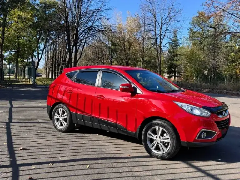 Hyundai ix35 🚗
Год выпуска: 2012
Кпп: автомат
Передний привод
Двигатель: 2.0л бензин
Пробег: 195.000 км
Цена: 1.300.000₽ возможен торг
2 Ключа
Автомобиль в хорошем состоянии
Полностью обслужен
Автомат работает хорошо, без изъянов
Двигатель проверен, без задиров
Ходовая в порядке
Климат контроль
Круиз контроль
Подогрев всех сидений, переднего и заднего стекол
2 Комплекта резины
Осмотр г. Донецк
Тел. : +79493420308
Телеграмм, макс на этом же номере - фотография - 4