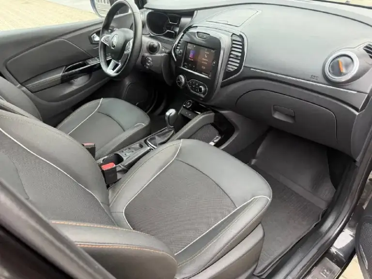 Renault kaptur, 2022 restyling, 1.3 ат(150 л. С. ) 65000 км. Состояние нового авто,  , без единого дтп, кузов весь в родном окрасе. Сервисное обслуживание у оф. Дилера. Максимальная комплектация intense, подогревы сидений, бесключевой доступ, климат контроль, датчики света и дождя, камера заднего вида и парктроники акустика bose, мультимедийная система easy link c сенсорным экраном 8, с поддержкой yandex. Auto, apple carplay и android auto,
Возможен обмен. Возможно оформление в кредит. Более детально по телефону.
Цена - 1.780.000р.
+79494041233 - фотография - 7