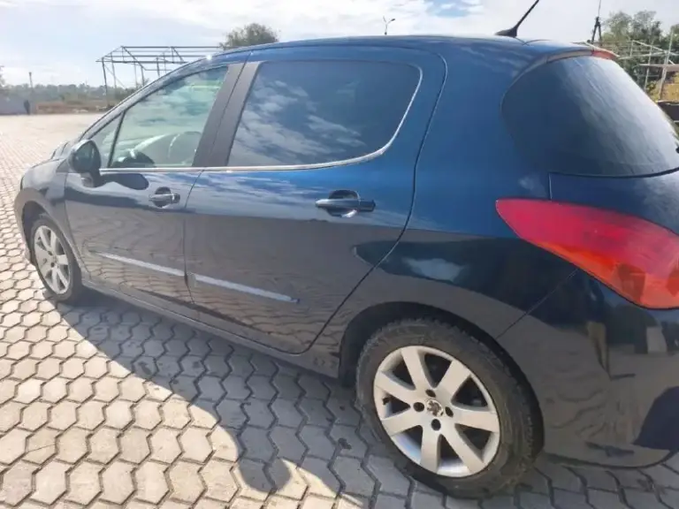 🚗 Продается peugeot 308, 2012 год выпуска

👍 Отличный вариант для тех, кто ищет надежный автомобиль в хорошем состоянии!

Основные характеристики:

✅ Два владельца в одной семье (отец переписал на дочь — по сути, одна хозяйка)
✅ Пробег: 187 000 км (родной, подтвержденный)
✅ Коробка передач: автомат
✅ Двигатель: бензин 1,6, расход 6,5-7 город

Комплектация:

✅ Панорамная крыша
✅ Двухзонный климат-контроль
✅ Abs, abd, esp
💯 Никаких вложений не требует. Обслуживалась вовремя, все системы работают исправно. В комплекте — новая зимняя резина 👌

Почему стоит купить?

📌 Ухоженный автомобиль из семьи, а не из такси
📌Богатая комплектация для своего года
📌 Надежный автомат, установлен радиатор акпп
📌 Готова к эксплуатации прямо сейчас

Цена: 465 ₽

Торг после осмотра 😉

Заинтересовались? Приезжайте:
Г. Мариуполь, ул. Макара мазая, 9

📞 Звоните +79497155914

😎 Не упустите шанс стать владельцем отличного peugeot 308 ❗️ - фотография - 3