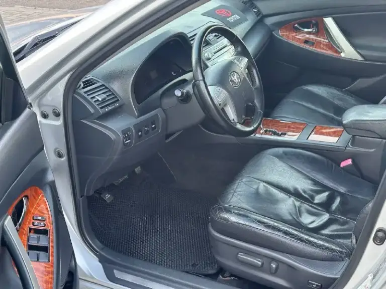 Продам toyota camry
Объем 2.4 бензин
Год выпуска 2008
Без дтп, ржавчин, вмятин, царапин,
Двигатель работает идеально, не дымит, не троит, масло не кушает,
Коробка работает идеально, не пинается, греется, не буксует, автомобиль обслужен
Комплектация максимальная
Кожаный салон
Климат контроль заправлен работает
Бортовой компьютер
Круиз контроль
Четыре стеклоподъемники
Электро регулировка сидений
Датчик света
Датчик дождя
И многое другое
Цена 770 000 +79493943583
📞 Звоните: +7(949)3943583 - фотография - 7
